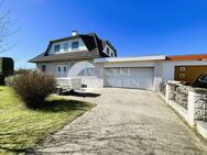 Wohnen mit Stil und Charme: Großzügiges Einfamilienhaus mit Pool-Traumgrundstück in Dedelstorf - Dedelstorf
