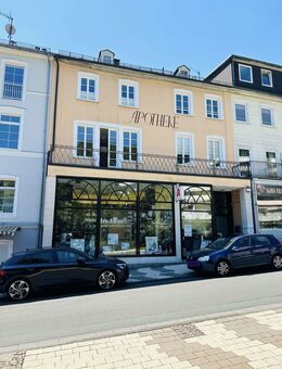 Saniertes Wohn-/Geschäftshaus mit Anbau und Hinterhaus - Schlangenbad