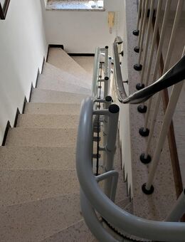 Treppenlift Alpha (Firma Lehner), wie neu, mit Garantie, ) -Form - Unterhaching