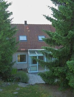 Familienfreundliches Reihenmittelhaus mit Wintergarten und großem Garten - Schweinfurt