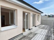 Lichtdurchflutete Dachgeschosswohnung mit großzügiger Dachterrasse in Innenstadtlage von Schwerin - Schwerin