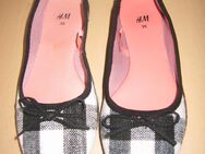 Ballerinas in Größe 35 schwarz-weiß kariert von H&M neu/neuwertig - Moosinning
