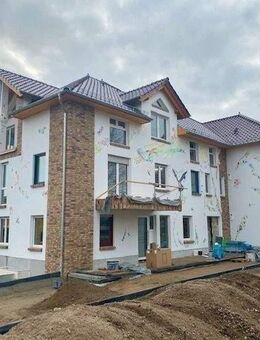 Wunderschöne 3-Zimmer-Wohnung mit großer Terrasse und kleinem Garten nahe Annatal - Strausberg