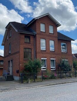 GROßZÜGIGE 3- 4 ZIMMER-WOHNUNG IM 3 FAMILIENHAUS - Glückstadt