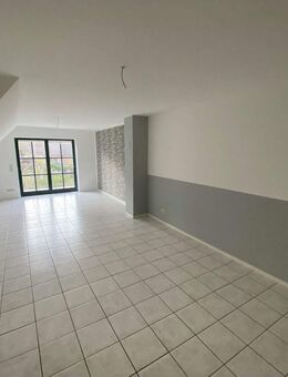 ~~Helle 4-Zimmer Dachgeschoss-Wohnung mit Balkon, in ruhiger Lage~~ - Elsdorf-Westermühlen