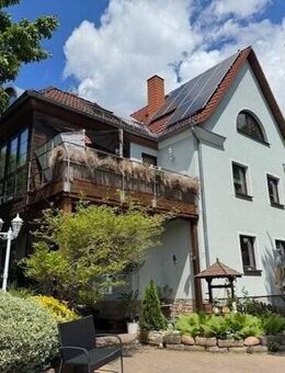 "LIEBE AUF DEM 1. BLICK!" Großzügiges Ein/Zweifamilienhaus mit Charme & Weitblick, grün & sonnig, mit Solar & Kamin! - Gera