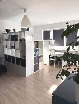ab 1. Sep., Apartment mit Einbauküche und Autoabstellplatz in Hattersheim - Hattersheim (Main)
