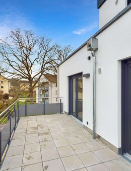 Viel Platz, viel Licht - Exklusive 4-Zimmer-Wohnung mit Balkon! 120m² Wohnfläche inkl. Einbauküche - Bad Kreuznach