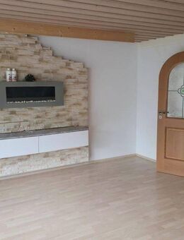 Reihenhaus, ruhige Lage, ausgebautes Dachgeschoß, Dachterrasse mit Fernblick, kleiner Garten - Zorneding