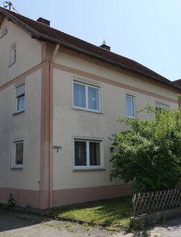 Gepflegtes Haus in zentraler Lage von Unlingen neben der Kirche - Unlingen