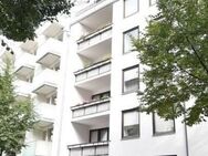 Modernisierte 3-Zimmerwohnung mit Balkon, Einbauküche und Gartenmitbenutzung im Zentrum von Düsseldorf - Düsseldorf