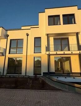 Gehobene 4 Zimmer Wohnung mit erstklassiger Ausstattung und großzügigem Balkon ! - Greifswald