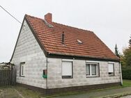 Stark sanierungsbedürftiges Einfamilienhaus mit Nebengebäude in Goldbeck (Handwerkerobjekt) - Goldbeck