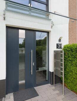 2 Wohnungen in ruhiger Lage mit Loggia & Stellplätzen - Option auf Maisonette-Verbindung - Neuss