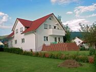 Modernes Mehrfamilienhaus mit zwei separaten 4-Zimmer-Wohnungen, Garage, Terrasse und Balkonen - Spaichingen