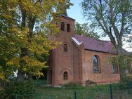 Denkmalgeschützte Dorfkirche direkt am Wasser mit einzigartigem Nutzungspotenzial - Havelsee