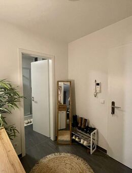 Helle Erdgeschosswohnung mit Südterrasse, Aufzug und TG-Platz - Schierling