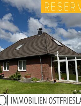 Zentrumsnah & vielseitig - Bungalow mit Wintergarten, Garage und Ausbaureserve - Krummhörn