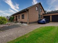 Einfamilienhaus mit PV-Anlage, Wintergarten und großem Grundstück - Lintig