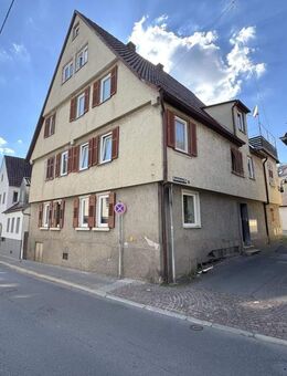 GWInvest: Mehrfamilienhaus mit vielfältigen Möglichkeiten! - Stuttgart