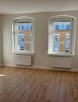 Erstbezug nach Sanierung! 1 Zimmer Wohnung mit großer Küche - Halle (Saale)