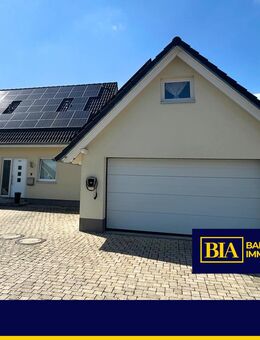 Traumhaftes Einfamilienhaus mit Einliegerwohnung, Photovoltaik-Anlage und Sauna - Ringsheim