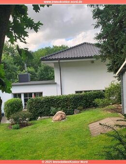 ! Toplage - fußläufig zum See - mit 2 Terrassen, Garten und Carport ! - Lütjensee