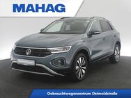 VW T-Roc, 1.0 TSI MOVE, Jahr 2023 - München