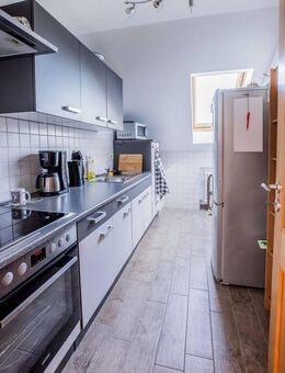Vermietete Dachgeschosswohnung mit Potenzial für Anleger - Kulmbach