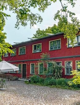 Urbanes Wohnen im Gru?nen: Loftartige Remise in Berlin-Pankow - Berlin
