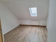 Single - Dachgeschoßwohnung in Münchenbernsdorf zu vermieten ! - Münchenbernsdorf