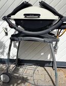 Weber Gasgrill mit Wagen, gebraucht in 82131