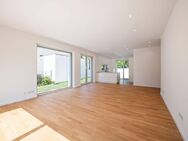 Befristet auf 2 Jahre: Familiendomizil mit Einliegerwohnung und Garten - München