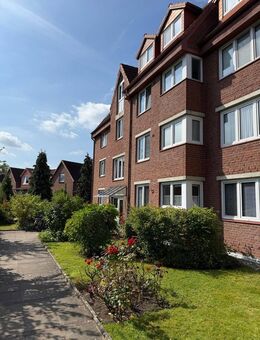 Geräumige 1,5 Zimmer DG-Wohnung nahe Zentrum mit großem Balkon - Wedel