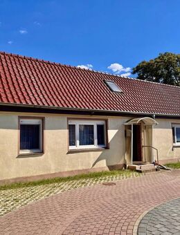 HORN IMMOBILIEN ++ Doppelhaushälfte an der Stadtmauer in Brüssow bei Pasewalk - Brüssow