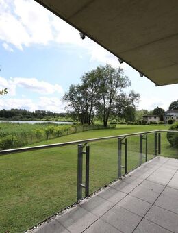 Modernes Wohnen am Wasser: 3-Zimmer-Wohnung mit Balkon in Russee - Kiel