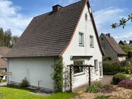 1-Familienwohnhaus mit Garage und Stellplätzen in herrlicher Ortslage von Neuhaus im Solling - Holzminden