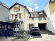 Zweifamilienhaus mit Einliegerwohnung in zentraler Lage von Hattersheim am Main - Hattersheim (Main)