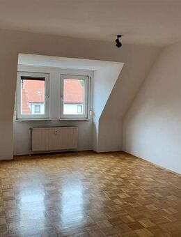 *2-Zimmer-Dachgeschosswohnung mit Einbauküche im Zentrum von Osterode!* - Osterode (Harz)