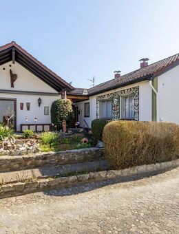 2 Wohneinheiten (WEG geteilt) im Bungalowstil (separate Eingänge) mit großer Wohnfläche - Rüsselsheim