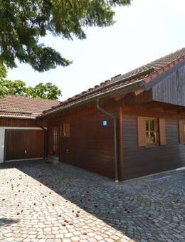 6-Zi.-Holz-EFH mit Waldgrund, Wintergarten, 2 Balkonen u. Blick ins Grüne in der Gmd. Lappersdorf - Lappersdorf