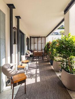 Bestlage nahe Englischen Garten: Luxuriöse 3-4 Zi.-Designerwhg. - großer Balkon & 2 TG-Stellplätzen. - München