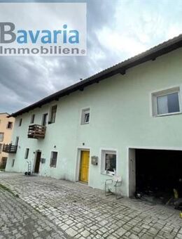 RESERVIERT! Chance für Investoren! teilren. Wohnhaus zentral in Aidenbach, 2. Reihe - 3 WE mögl. - Aidenbach