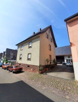Modernisiertes Zweifamilienhaus mit Bastler-Werkstatt in Singen - Remchingen