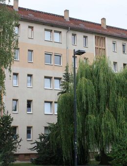 Sanierte 2-Raumwohnung im 1. Obergeschoss mit Balkon in Sandersdorf ! - Sandersdorf Sandersdorf