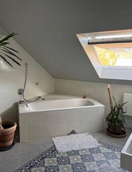 Wunderschöne, offene Wohnung mit Dachterrasse - Hof