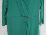 Gr. 44: Kleid, grün mit Schnalle "ESPRIT", neuwertig - München