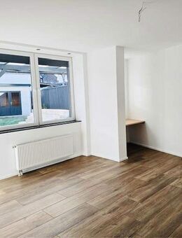 Exklusive 3,5-Zimmer-Wohnung in Rheinnähe mit großem Garten, gehobener Innenausstattung und mit EBK - Bonn