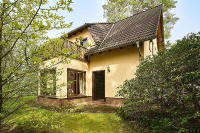 DEUTSCHMANN IMMOBILIEN ***** ivd - Wohntraum am Waldrand mit Doppelgarage in Zühlsdorf!