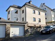 ALTES STADTHAUS IM DORNRÖSCHENSCHLAF I SIEGEN-ROSTERBERG - Siegen (Universitätsstadt)